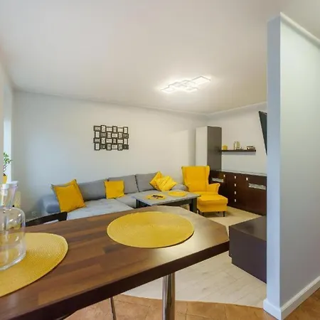 Komfortowy Apartament Wakacyjny Blisko Centrum Kolobrzegu 公寓