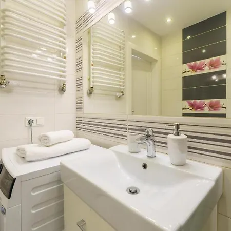 Komfortowy Apartament Wakacyjny Blisko Centrum Kolobrzegu * 科沃布热格